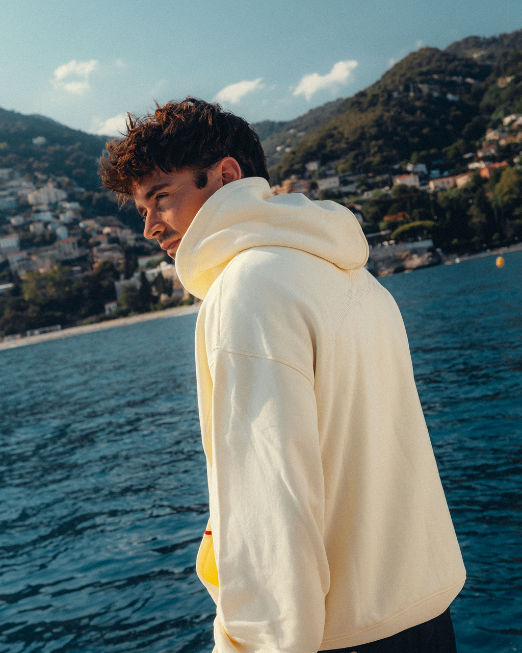 SIGNATURE HOODIE PRINT